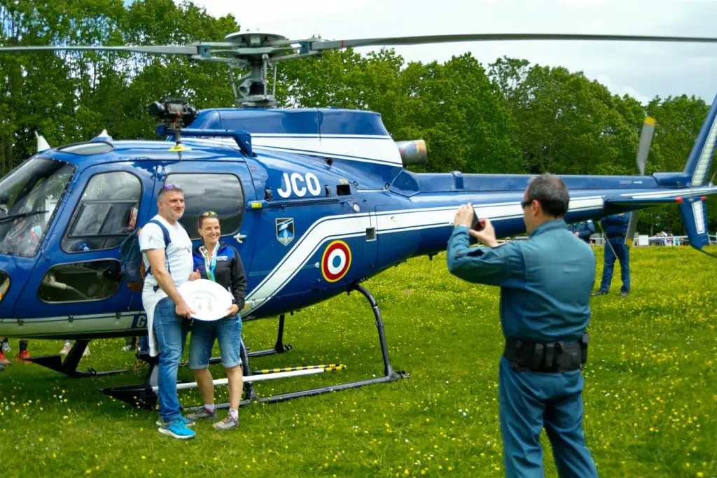 Photo devant un hélicoptère