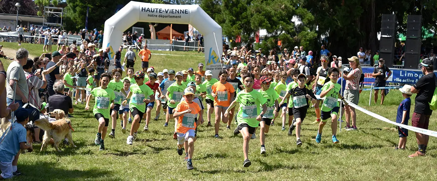 29 - Départ d'une des courses des enfants dans la prairie