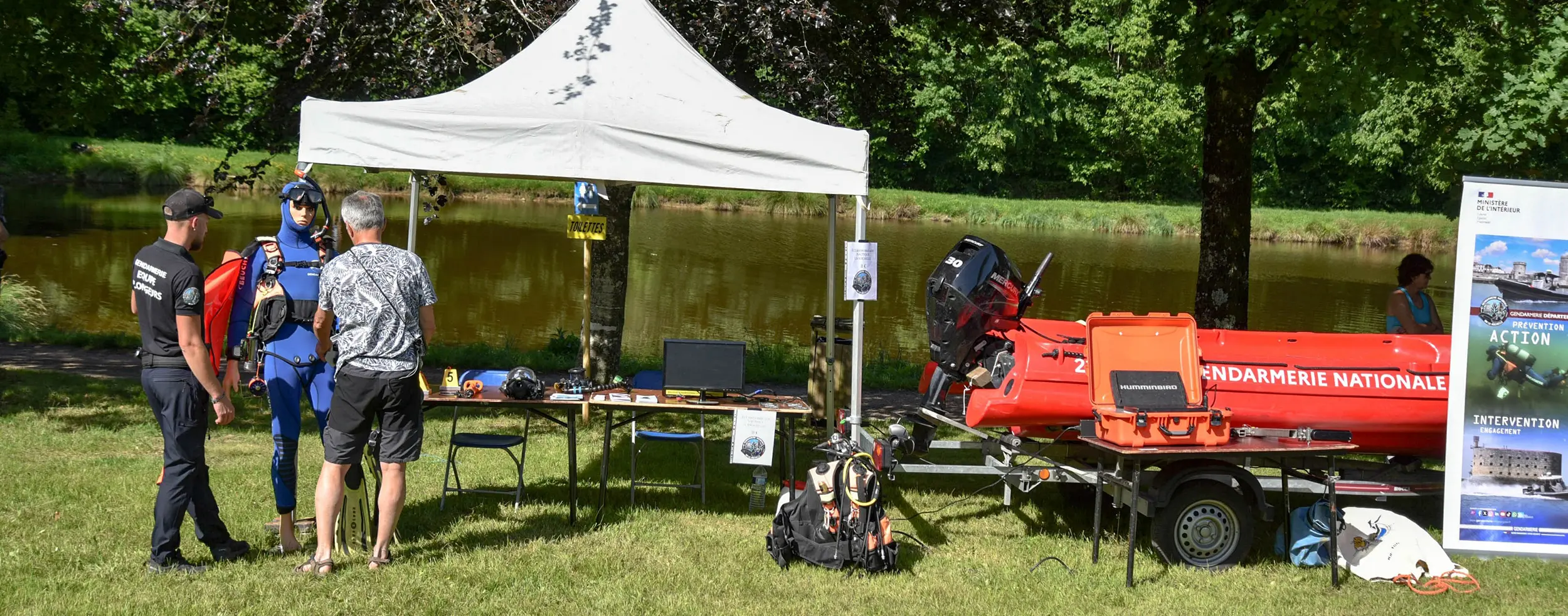 35 - La Gendarmerie s'expose - le stand de la brigade nautique